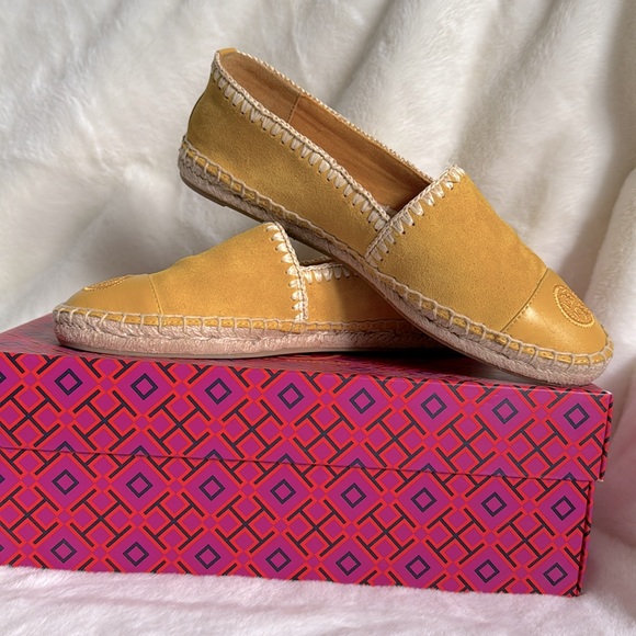NIB Tory Burch Size 7 - Picture 3 of 9